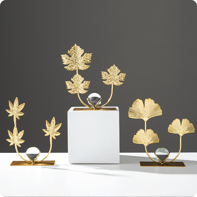 פסל עלים מוזהב CRYSTAL