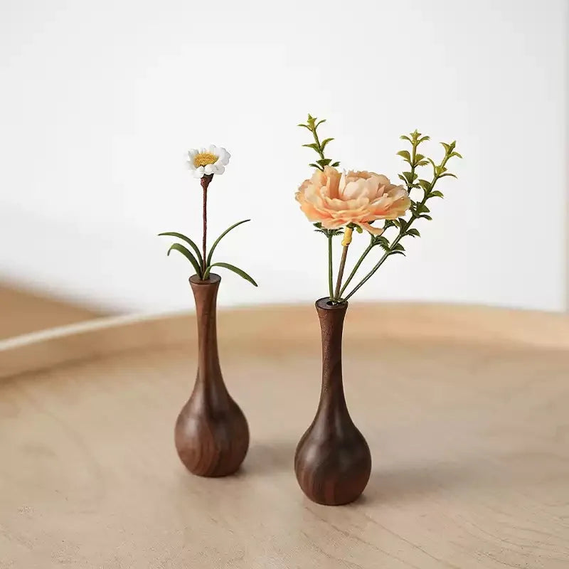 אגרטל פרחים מעץ אגוז שחור