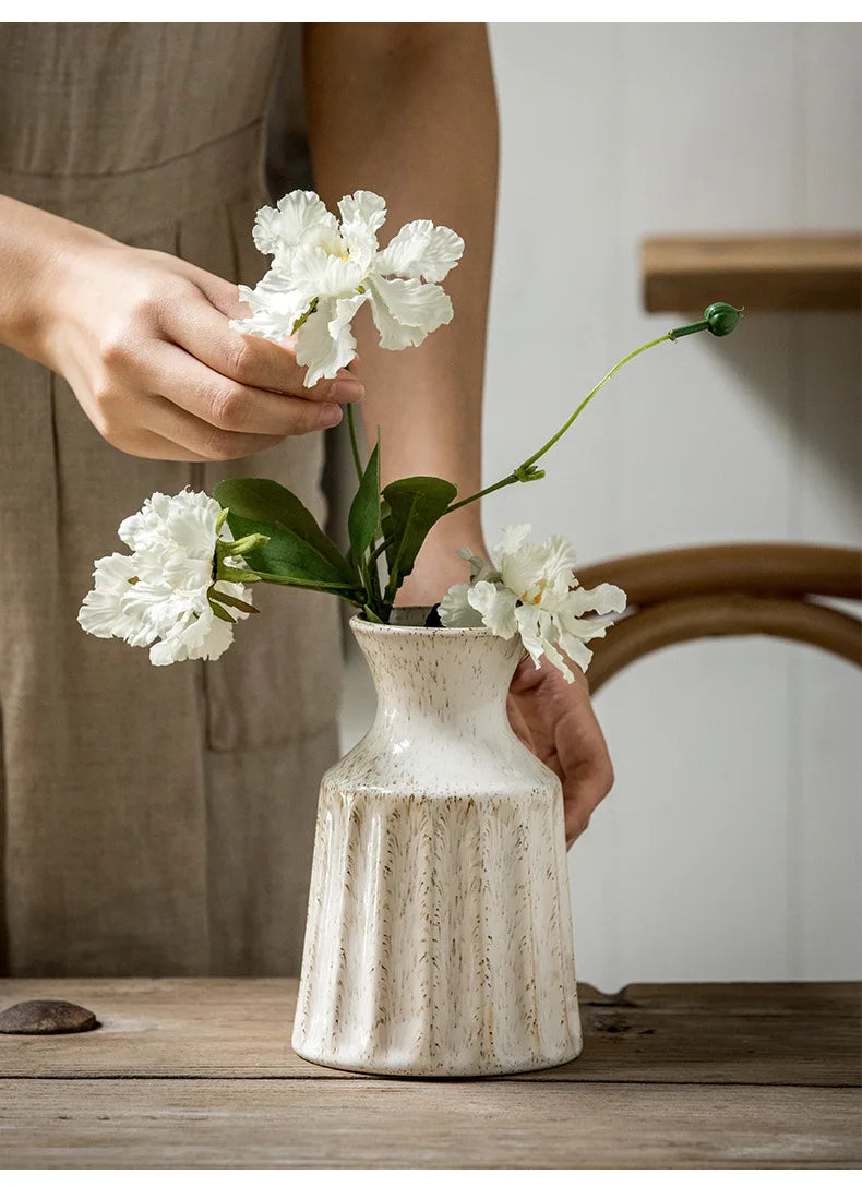 אגרטלי קרמיקה בסגנון רטרו