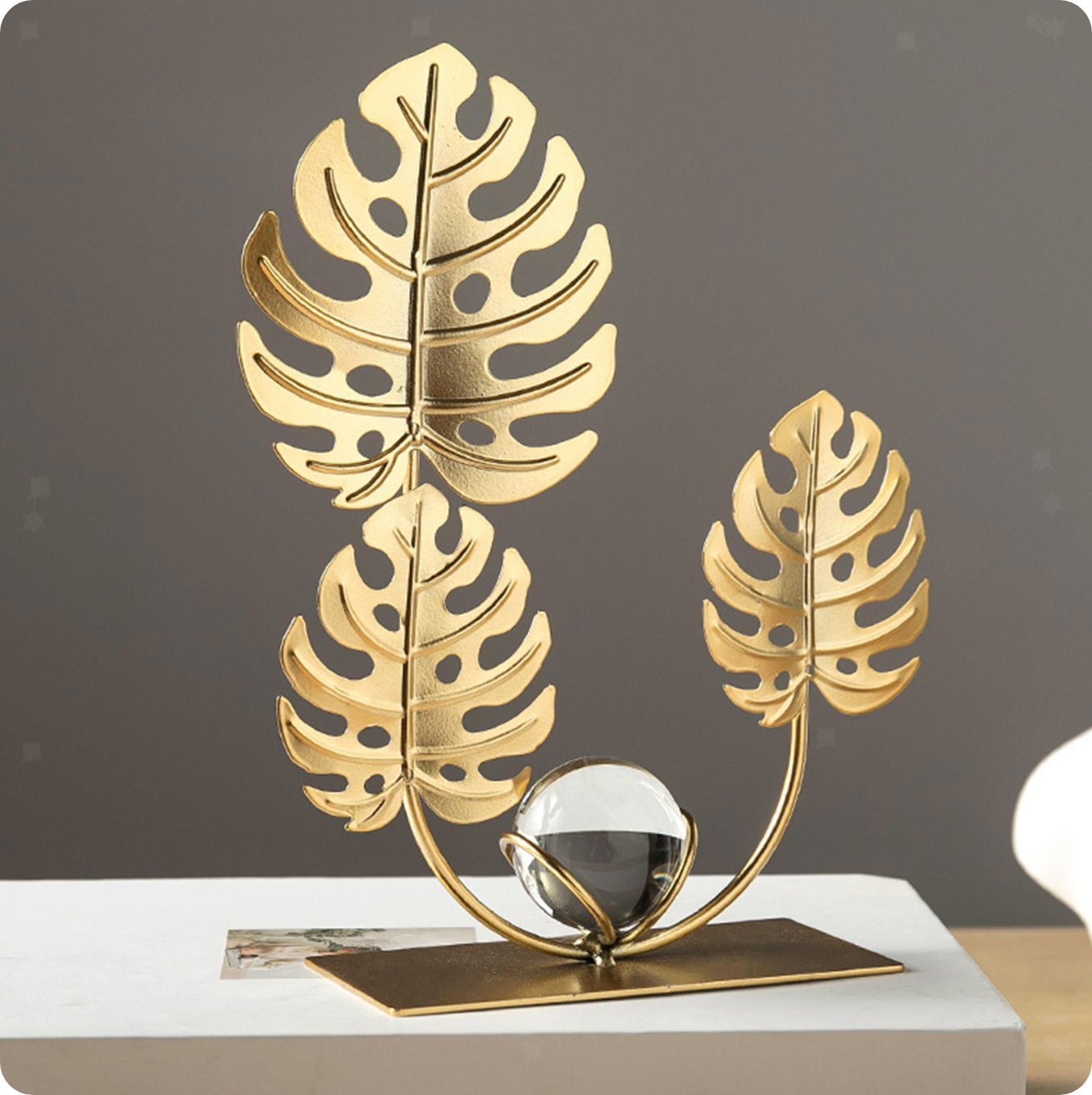 פסל עלים מוזהב CRYSTAL